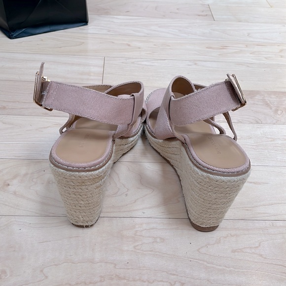 BANANA REPUBLIC WEDGES - Picture 4 of 5